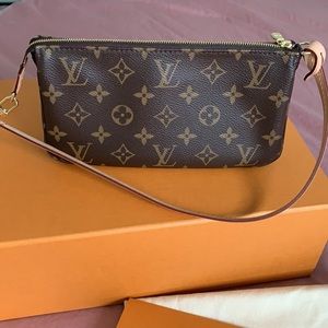 Louis vuitton pochette accessoires